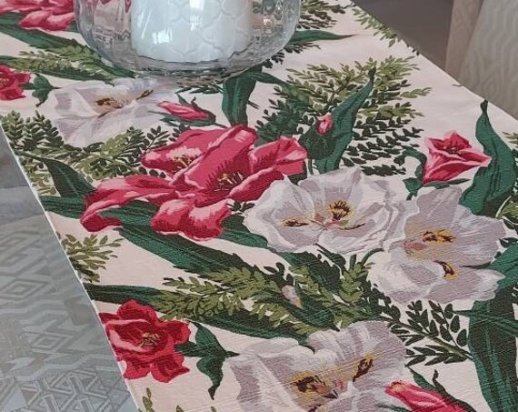 Recycled Vintage 1950s Barkcloth Exquisite Maroon Floral Linen Table Runner 17.5 x 72 inches