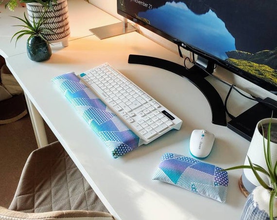 Totally 80's cool comfy Keyboard and mouse computer wrist rest support