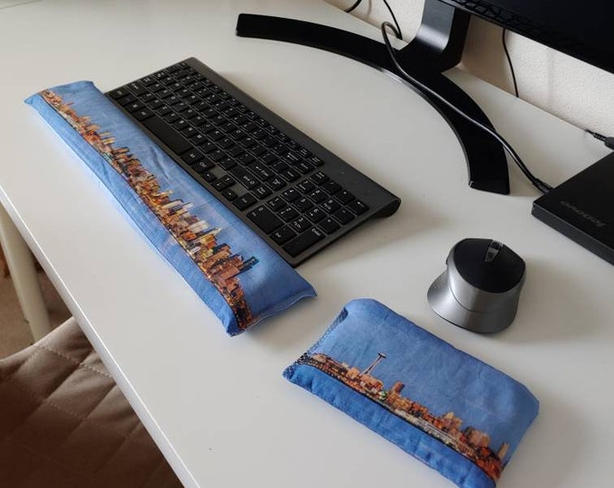 Iconic Seattle Space Needle Skyline comfortable Keyboard and mouse computer wrist rest support- All Natural
