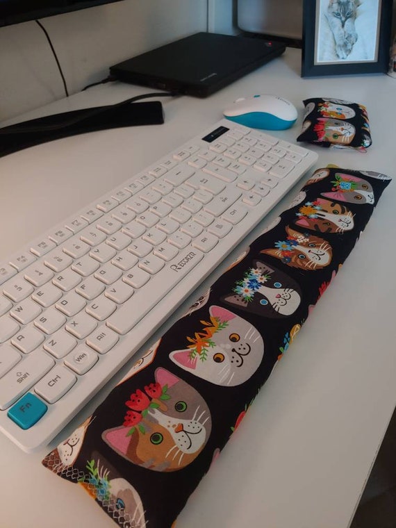 Kitty stylish and  comfortable Keyboard and mouse computer wrist rest support