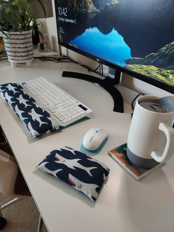 Shark Keyboard and mouse computer wrist rest support
