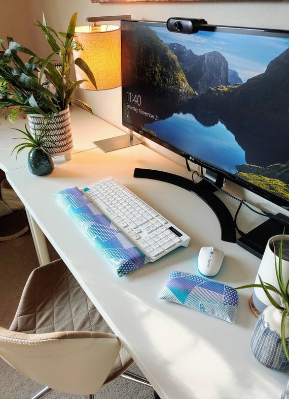 Totally 80's cool comfy Keyboard and mouse computer wrist rest support