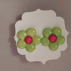 Simple Daisy Plastic Earrings