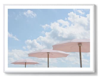 Impressão de guarda-chuvas rosa, Impressão de praia, Fotografia costeira, Arte de parede em tons pastel, Fotografia moderna, Fotografia de praia, Guarda-sol de praia, Arte de parede rosa