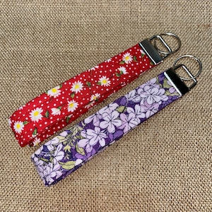 Key Fob Wristlet|Keychain Wristlet|Teacher|Mothers Day|Floral Keychain Wristlet|Groomer|Birthday Gift For Her|Wrist Lanyard|Gifts Under 10