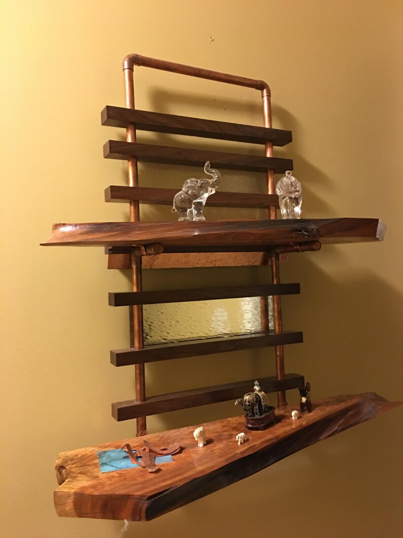 Estantes Curio en madera de borde vivo cobre y vidrio | Etsy