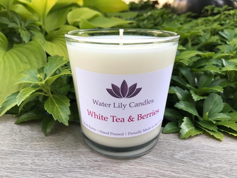 White Tea And Berries Scented Wood Wick Soy Candle