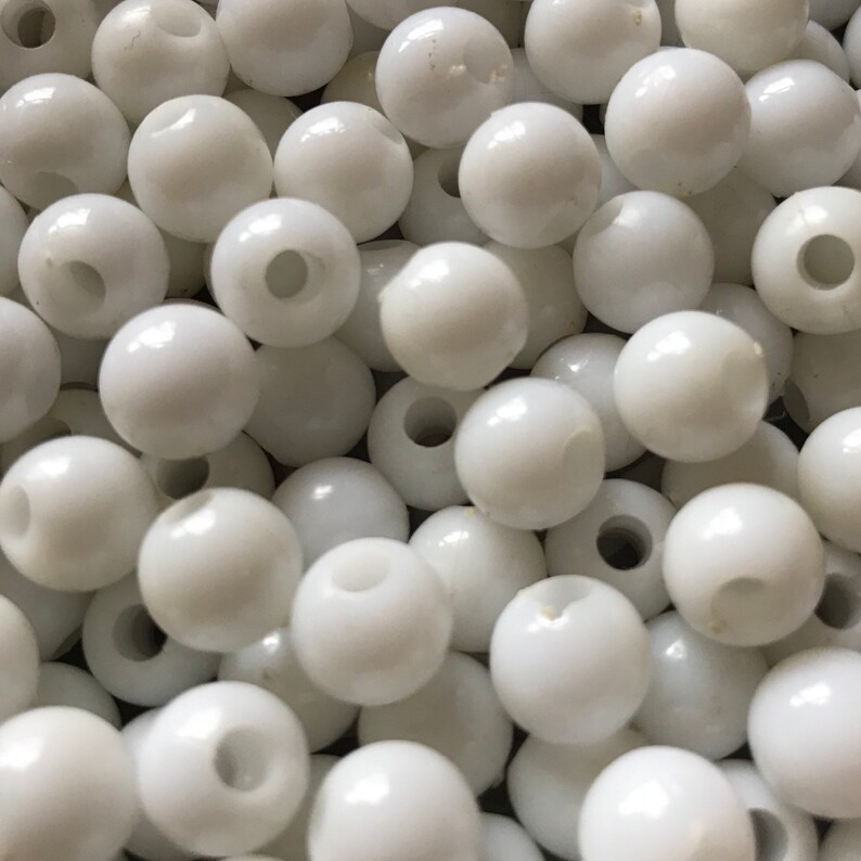 10mm Vintage Beaded Purse Macrame Plastic Acrylic 100 White Round Beads Lot c.1960s Mod