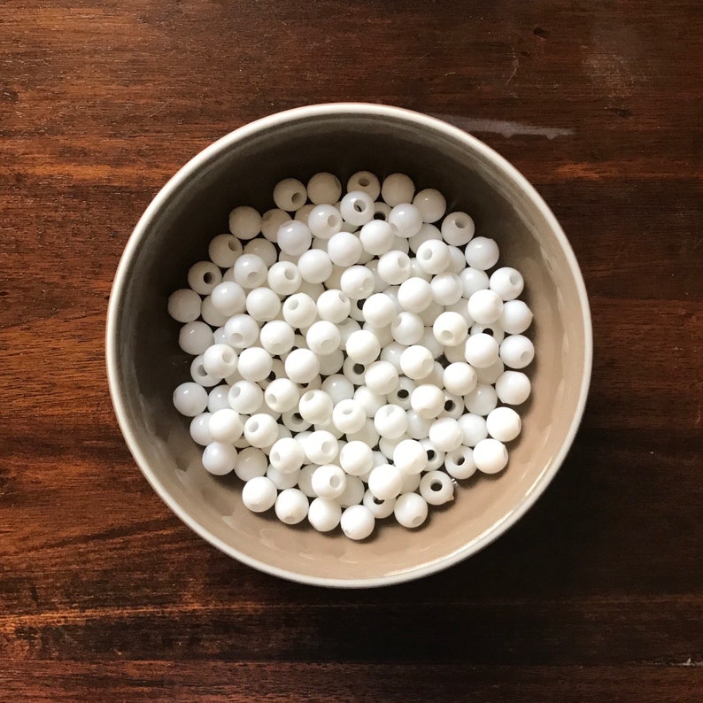 10mm Vintage Beaded Purse Macrame Plastic Acrylic 100 White Round Beads Lot c.1960s Mod