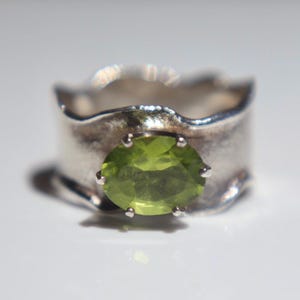 Silver Ribbon Peridot Solitaire Ring