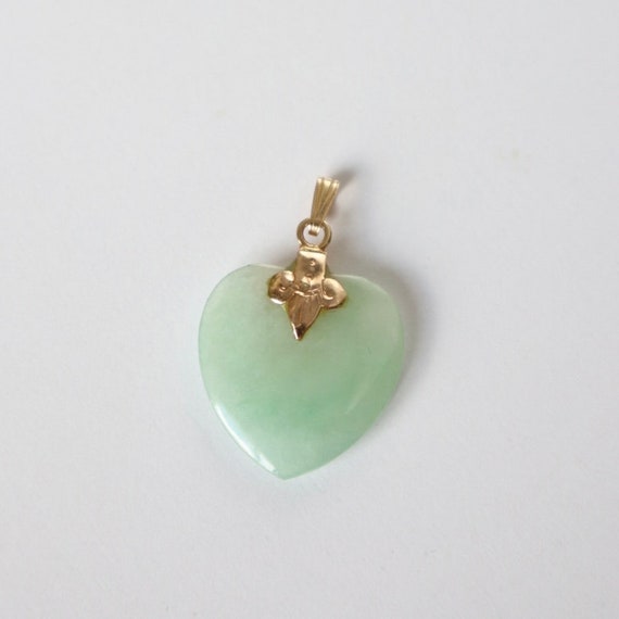 Large 14k Gold Jade Heart Pendant - image 4