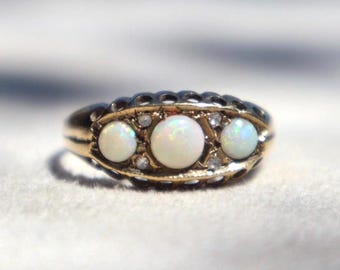 9k Gold Opal Ring weiße Spinell und Opal Schmuck viktorianischen Stil Schmuck Englisch Gypsy Ring Vintage Gold verzierte antike Band Statement-Stück Hochzeit