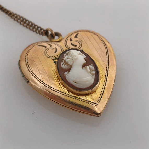 Vintage Victorian Revival Cameo Locket - image 3