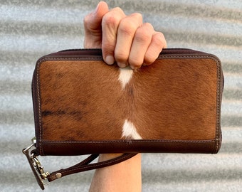 perfect cowhide zipper clamshell HOLD EVERYTHING wallet/wristlet