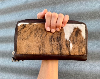 perfect cowhide zipper clamshell HOLD EVERYTHING wallet/wristlet