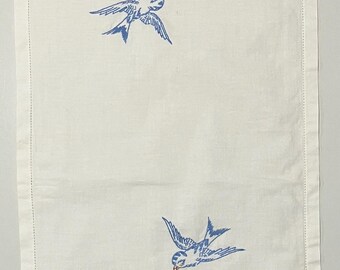 Vintage Bluebird Embroidered Tablerunner
