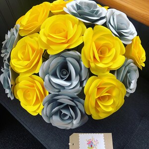 x20 Paper roses yellow and silver themed + Bucket Display vase Valentine Day Gift, Mother&#39;s Day Gift, Rose Bouquet,paper flowers, weddings
