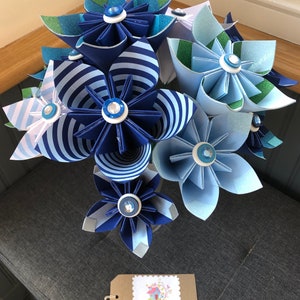 折り紙のくす玉：青いホームデコレーション