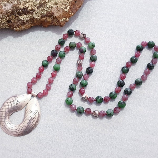 Ruby Zoisite, Collier de Quartz Fraise avec Pendentif Double Fish Pure Silver