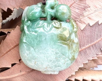 Green jade peach lizard pendant grade A Green Brown Burma Jade Carving jewelry chinese collectibles genuine jade
