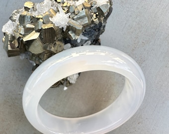 White Icy Aagte Bangle, Healing Feng Shui Jewellery, Gift for Her