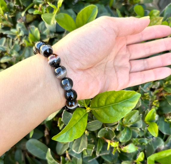 Bracciale in agata nera: gioielli con pietre preziose di perle barocche bianche - Italia