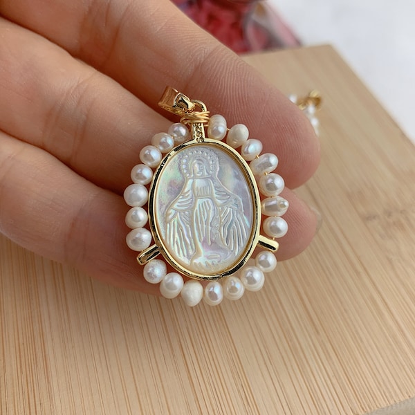 5PCS, Nouvelle Médaille Ovale Vierge Marie Pendentifs Charmes Pour Bijoux Fabrication Religieux Collier Métal Douce Perle MOP Coquille