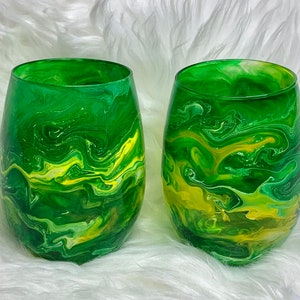 Green and Yellow Oregon Ducks Stemless Wine Glasses Set of 4 Wine Glasses Hand Painted Wine Glasses Resin Art Epoxy Cocktail Glass image 4