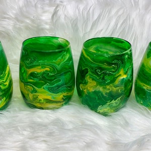 Green and Yellow Oregon Ducks Stemless Wine Glasses Set of 4 Wine Glasses Hand Painted Wine Glasses Resin Art Epoxy Cocktail Glass image 1