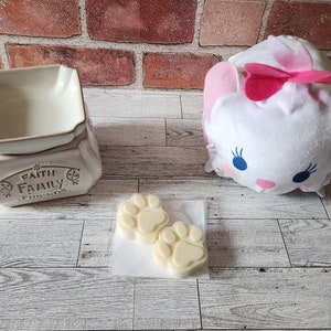 Hand-Poured Odor Eliminator (Citrus) Soy Cat Paw Print Wax Tarts