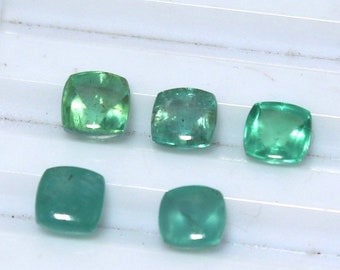 Conjunto de 5 Cabochões de Esmeralda Natural da Zâmbia em Formato de Pão de Açúcar: 4,5 mm - Pedras Preciosas Soltas para Anel/Esmeraldas Quadradas Polidas