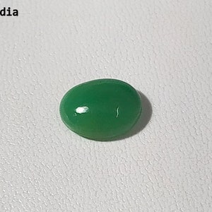 Crystal Emerald Slabs 5.25CRTs Natural Raw Emerald Crystal Rough Stone Green Emerald Faceting Gemstone Jewelry For Specimen Emerald Slice