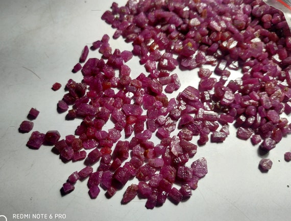 Natural Crystal Raw red Crystals and Stones Specimen Rough Gemstone for  Home Decoration 2-5cm ERDBGRZA (Size : 40-50g)