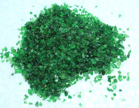 Lot De 2 Grenats Tsavorite Verts Naturels - 62 Carats - Taille 24x24 Mm - Pierre Brute - Afrique Du Sud