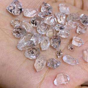 20PCs Raw Diamond Rough Stone, 2-4m4-6mm White Crystal Diamond Nuggets-Herkimer diamond jewelry Crystal, Faceting Diamond Raw Gemstone ROCKS