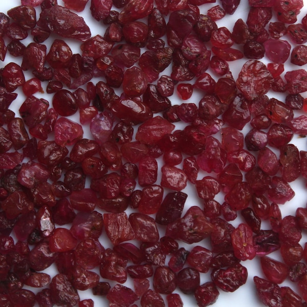 30 Piece Natural Raw Spinel Rough Stone, Specimen Red Spinel Cheeps, healing crystal Spinel Nuggets jewelry, 6-7MM red Spinel Faceting Slice