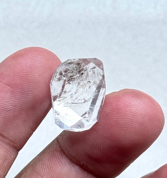 ハーキマーダイヤモンド 13mm ハーキマーダイヤモンド原石：13 x 18 mm 天然水晶（ジュエリー用