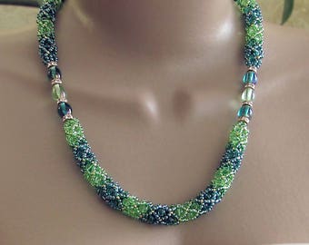 Emerald green necklace, green necklace, green beaded necklace, emerald green bead necklace, green rope, green necklace gift, beaded necklace