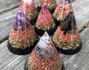 2.75" Orgonite Cone: Rainbow Moonstone, Amethyst & Quartz
