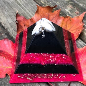 Orgonite® Pyramid for Elegua (Papa Legba) 3.25 inch