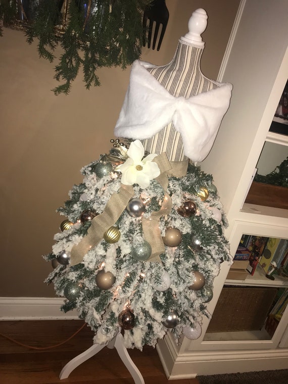 Sew Much To Give: My Mannequin Christmas Tree: Details About the Creation
