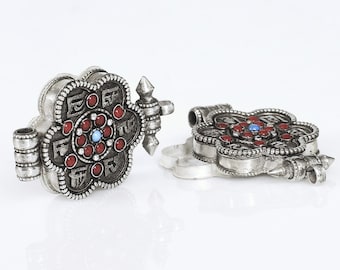 Wisiorek z mandalą i buddyjskim ghau ze srebra próby 925, buddyjski gau, pudełko z mantrą i modlitwą, tybetańskie pudełko, zamknięte pudełko na szczęście,