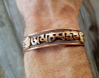 Ręcznie robiona buddyjska miedziana bransoletka, bransoletka z mantrą Om Mani Padme Hung, regulowana