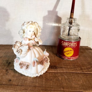 Vintage Porcelain Girl Holding a Parasol Figurine ~ Spaghetti Glass ~ 1950&#39;s