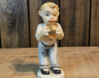 Vintage Lefton Bowler Figurine ~ Bowling ~ Geo Z. Lefton ~ Japan ~ KW005 ~ 1957