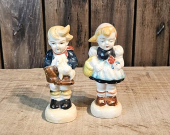 Saleros y pimenteros holandeses vintage con forma de niño y niña ~ Decoración de cocina rústica estilo Hummel - Hechos en Japón ~ Década de 1960