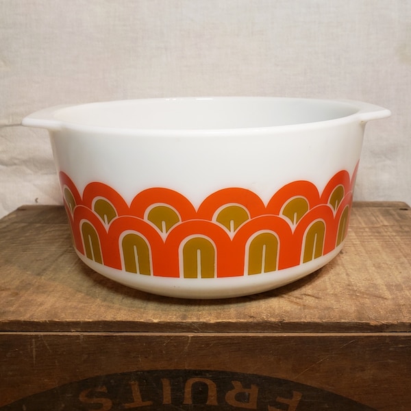 Vintage PYREX Designs Straight Sides 3 Qt. Mixing Bowl ~ Promotional ~ Fish Scales ~ Arches ~ 1971