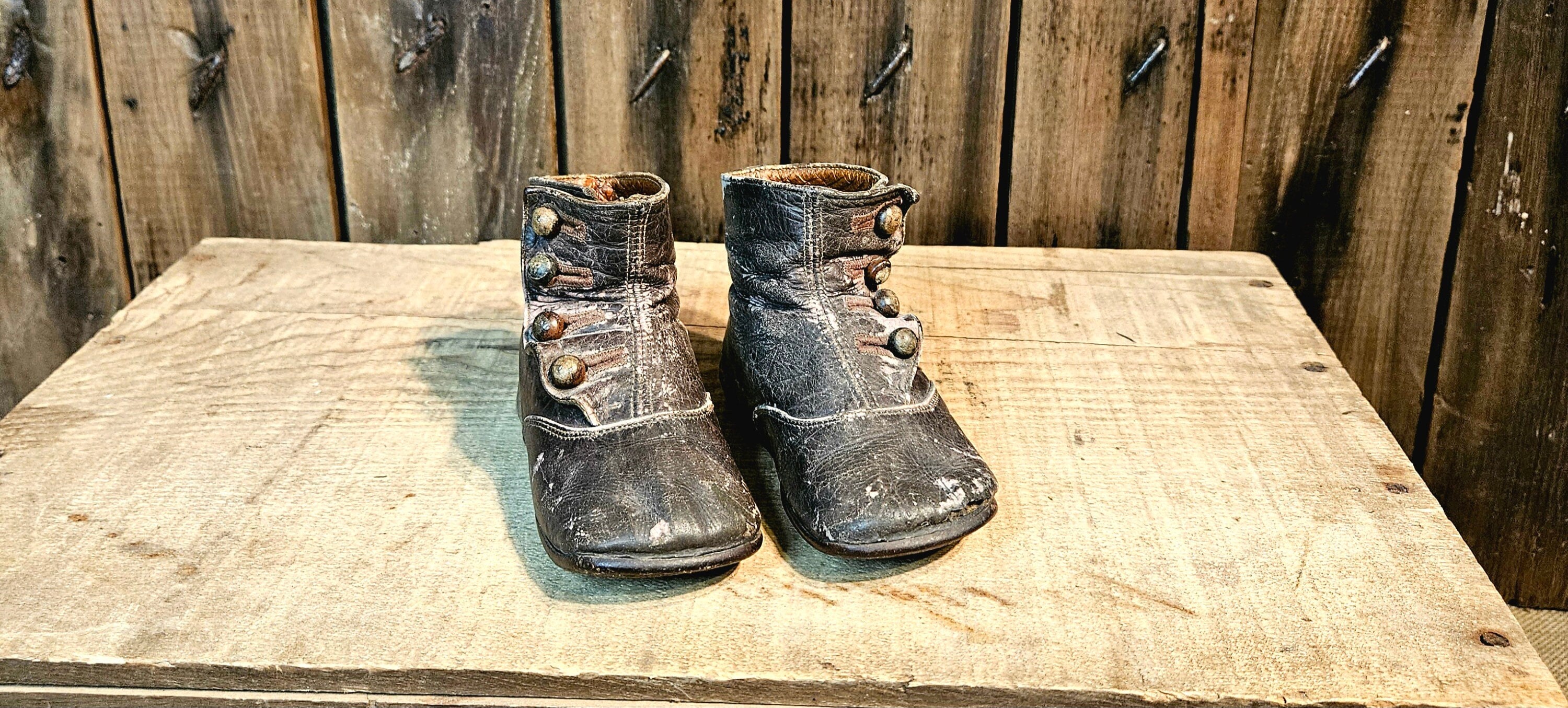 Antique Victorian Button Baby / Toddler Shoes ~ Brown Leather