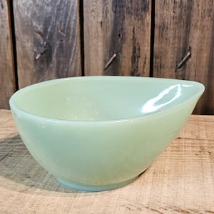 Stara misa do mieszania Fire-King Jadeite w kształcie łezki ~ Naczynia żaroodporne ~ Lata 60. XX wieku