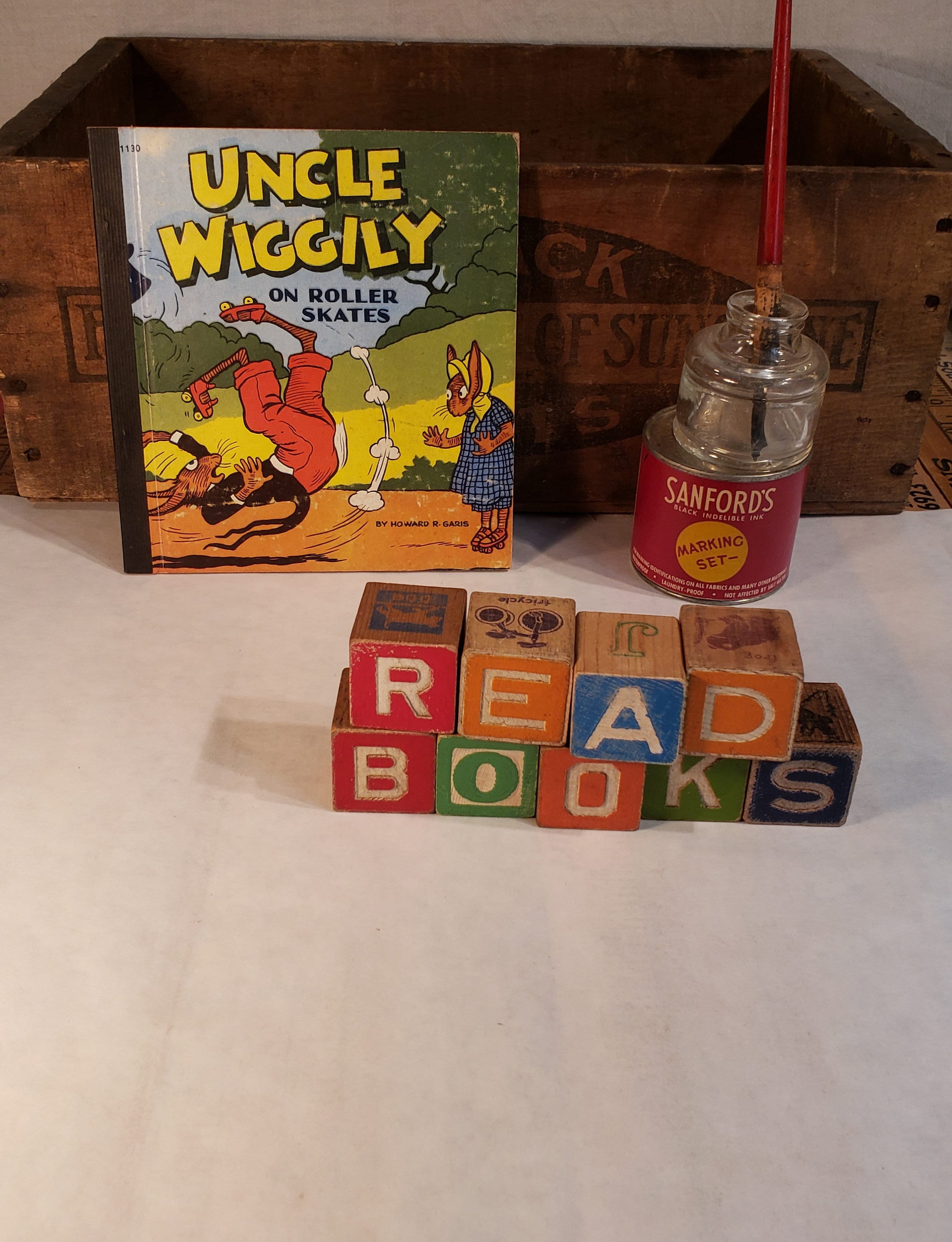 Uncle Wiggily On Roller Skates ~ Written by Howard R. Garis ~ Illustrated by Lang Campbell ~ Copyright 1940